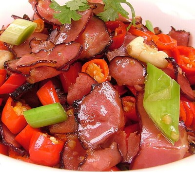 博愛云臘肉 煙熏藝術(shù)與鄉(xiāng)村振興的文化符號(hào)